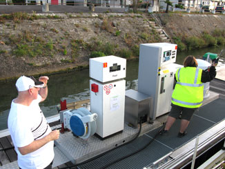 Bunkering on the Saone in 2010.