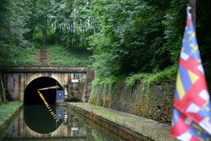 The Balesmes Tunnel - entering the tunnel ... with the lights on!