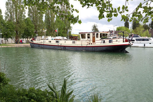 The port in Ligny-en-Barrois in April 2015.