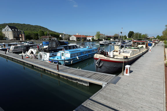 Histoire d'eau in port in Toul in May 2013.